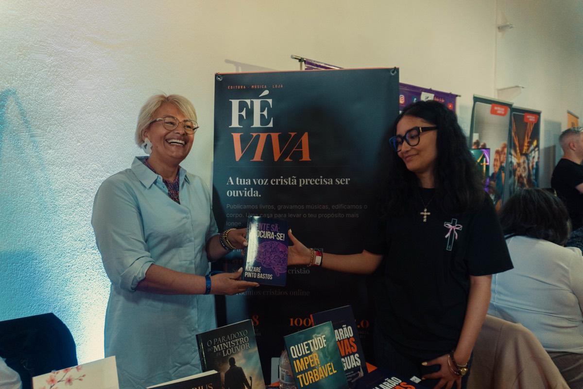 Autoras da Fé Viva na Expo Fé